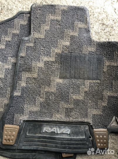 Коврик в салон