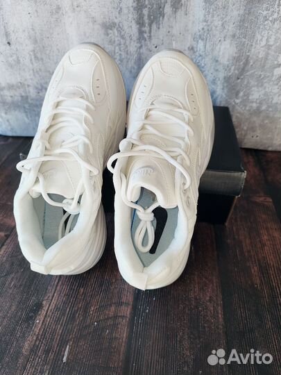 Кроссовки белые Nike M2K Tekno