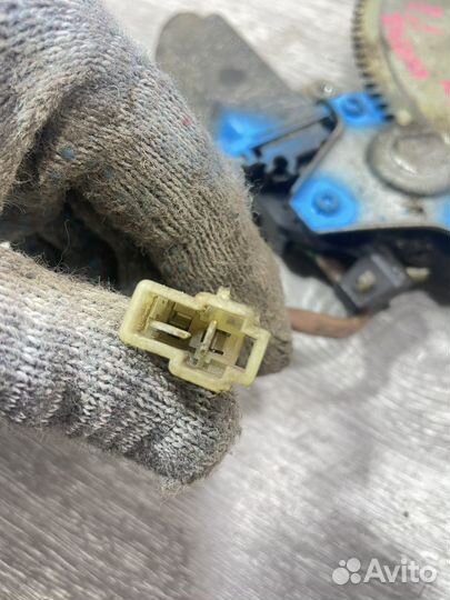 Стеклоподьемник передний левый toyota carib