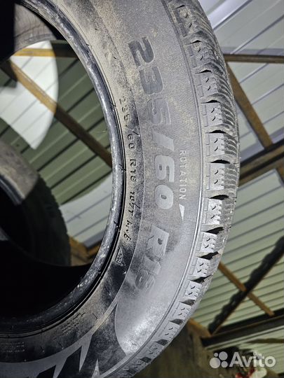 Pirelli Ice 235/60 R18 107T