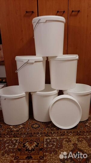 Пластиковое ведро 16л с крышкой