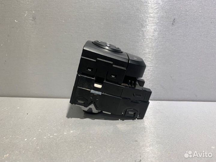 Блок управления зеркалами Kia Rio 4 X-Line хэтчбек