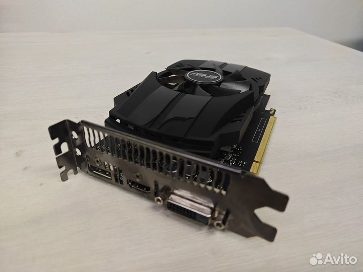 Asus GTX 1050 Ti, Asus GT 1030, Radeon R7 250