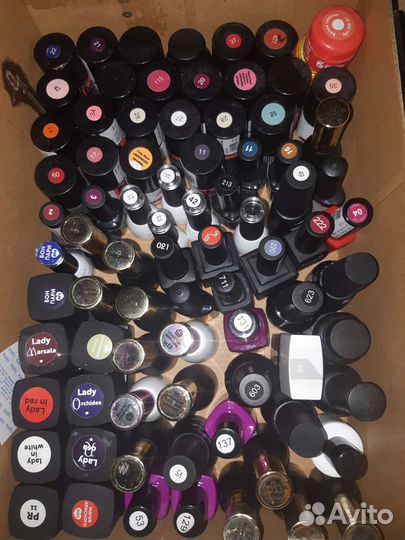 Лак, акрил, кисти, парафиноваяя ванна для ногтей