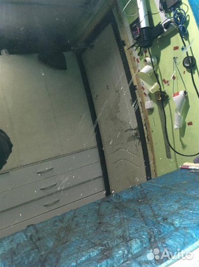 Стекло двери задней левой Toyota Land Cruiser 200