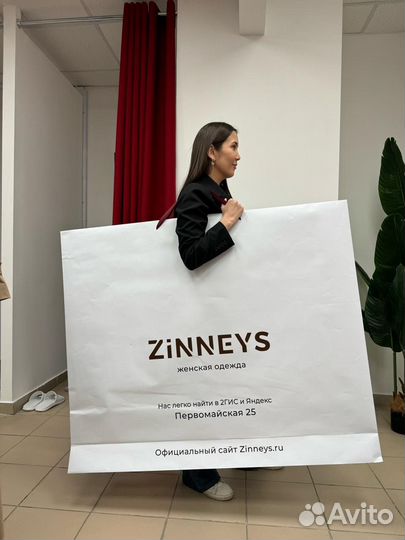 Бумажные пакеты с печатью логотипа. Коробки. Бирки