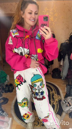 Яркий свитшот женский