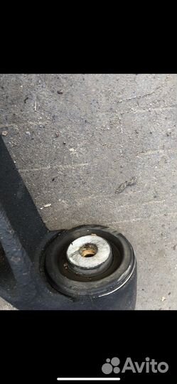 Рычаг правый нижний передний W164 X164 Mercedes