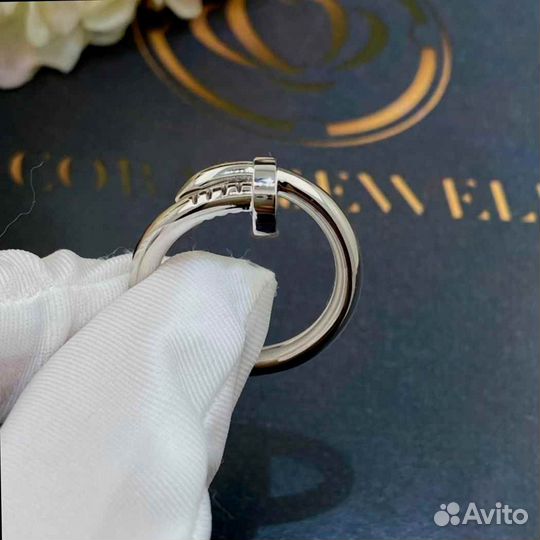 Золотое кольцо Cartier Juste un Clou