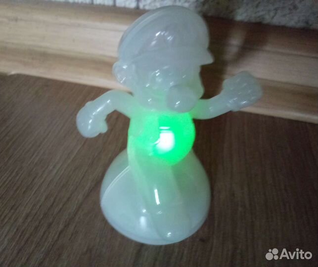 Фигурка Марио