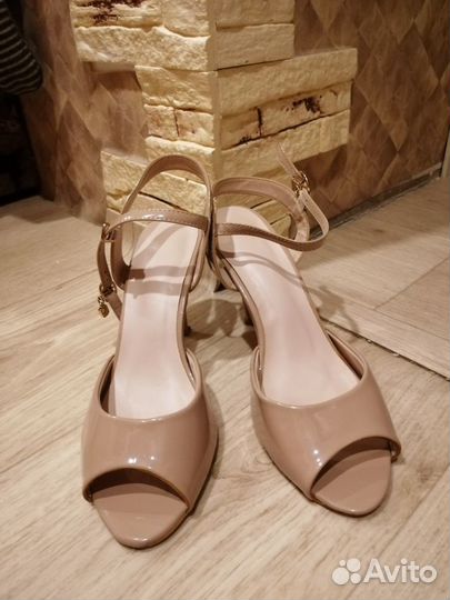 Босоножки 40 р