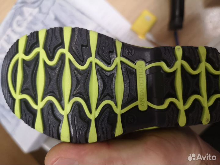 Продается детская обувь