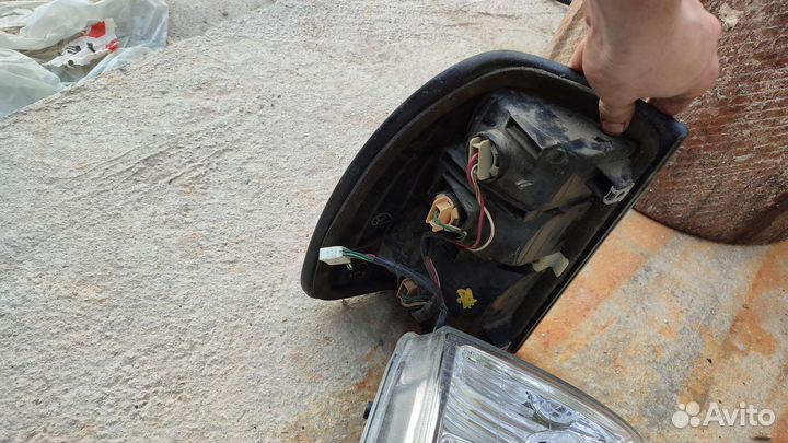 Фара Toyota Land Cruiser 100