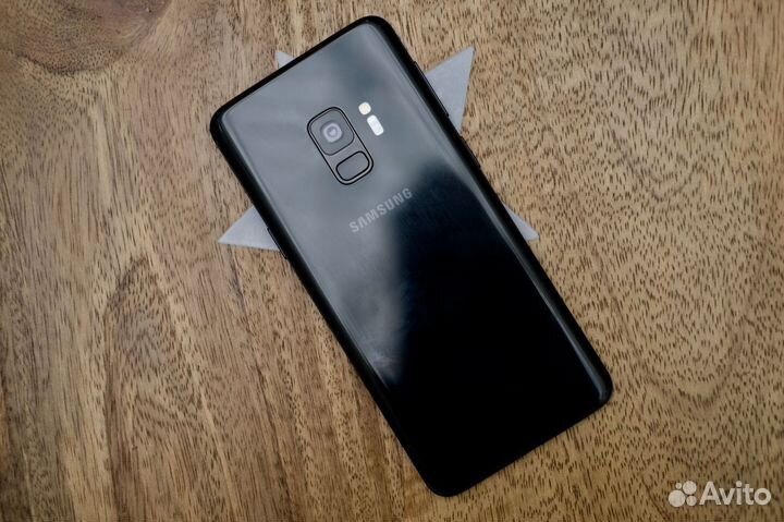 Телефон Samsung galaxy s9
