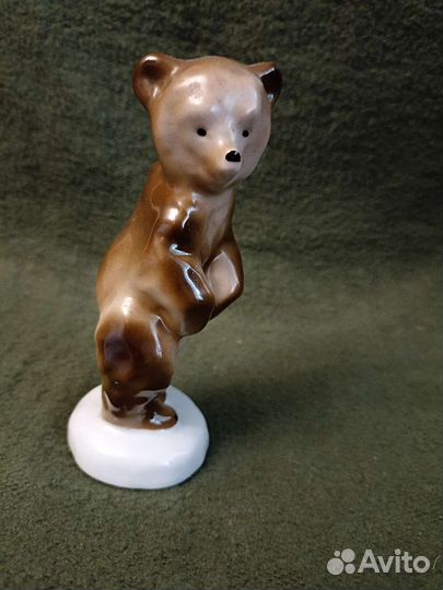 Статуэтка фарфоровая Медведь