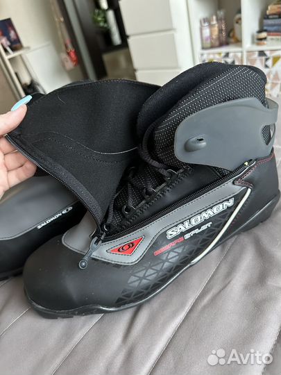 Лыжные ботинки