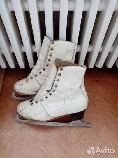 Коньки фигурные для девочки