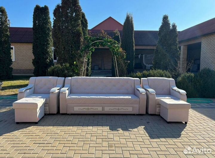 Диван в офис