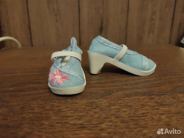 Обувь для кукол