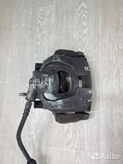 Суппорт тормозной передний правый Volvo S80