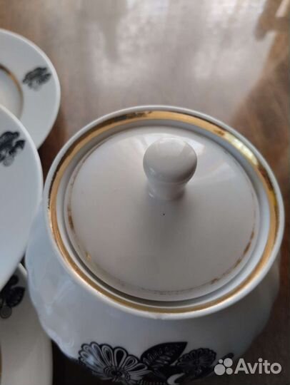 Часть столового сервиза Дулево