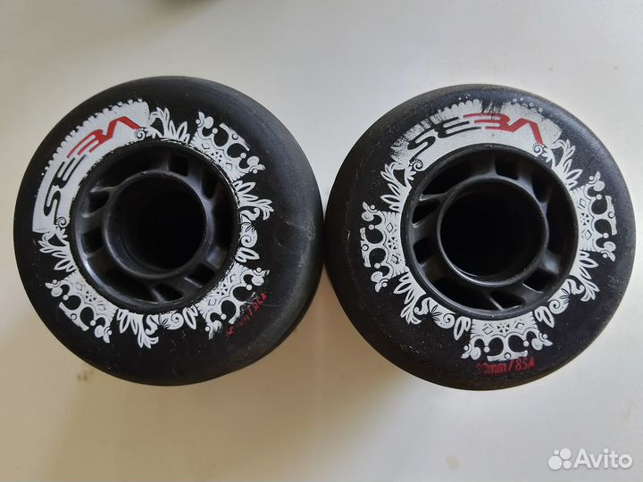 Колеса, подшипники, и шнурки для роликовых коньков