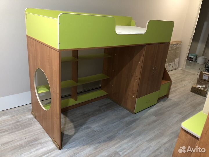 Кровать чердак с комплектом мебели