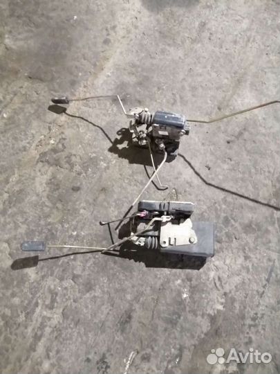 Замок двери Рено Логан 1