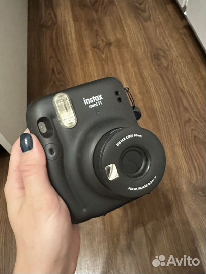 Фотоаппарат с моментальной печатью instax mini 11