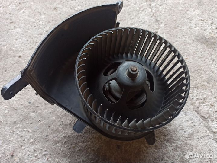 Моторчик печки Renault Scenic 2