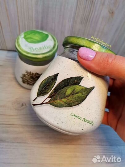 Небольшие баночки для сыпучих продуктов, специй