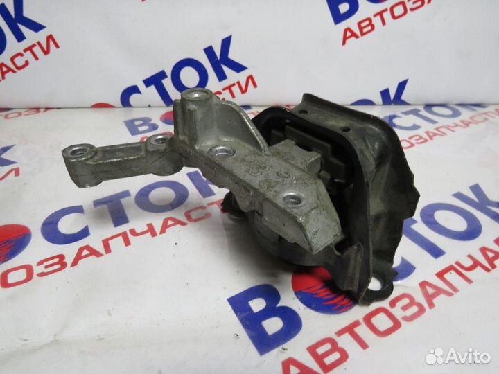 Подушка двигателя Право nissan march K13 HR12DE