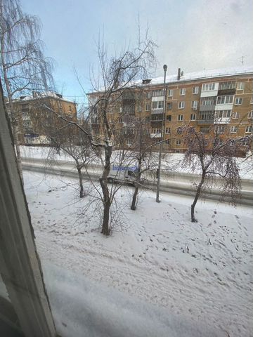 2-к. квартира, 42,1 м², 2/5 эт.