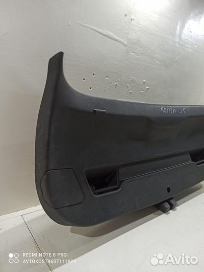 Обшивка крышки багажника Opel Astra J