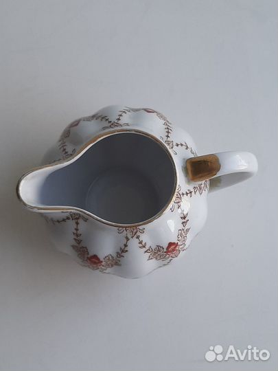 Сахарница и сливочник 