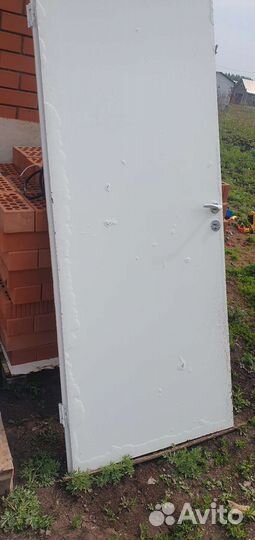 Дверь деревянная бу с коробкой