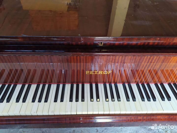 Рояль кабинетный Petrof