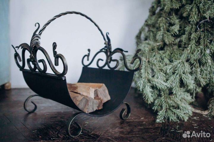 Кованая дровница Афродита