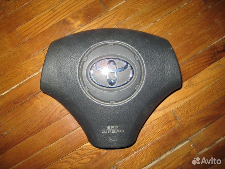 Форсунка топливная toyota corolla auris