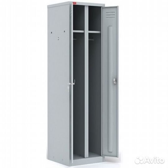 Металлический шкаф для одежды