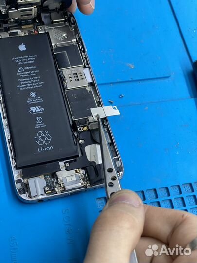 Ремонт iPhone айфон дисплея / батареи / стекло