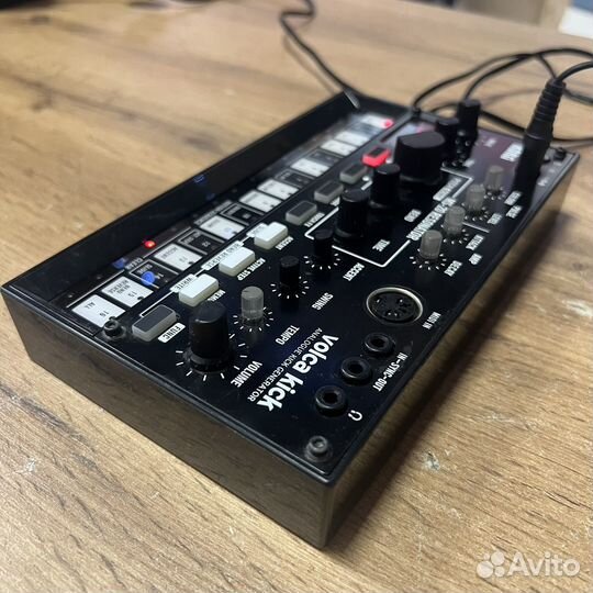 Синтезатор korg Volca Kick