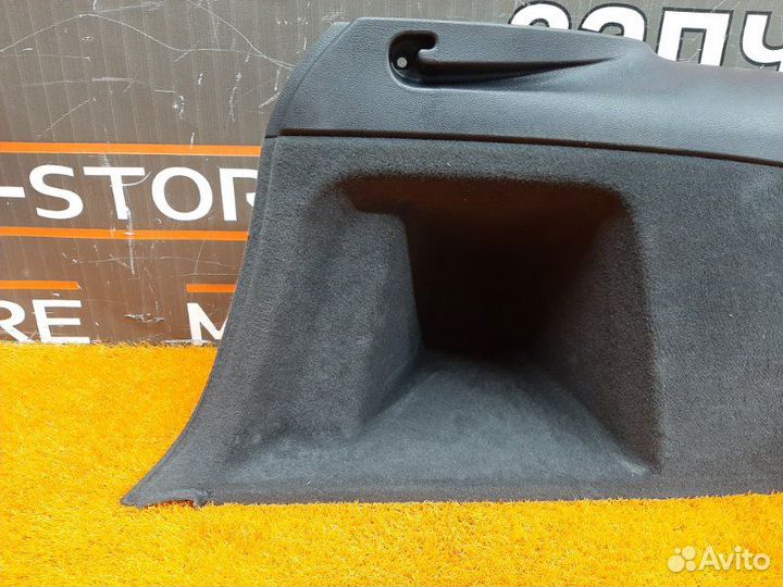 Обшивка багажника задняя левая Audi Q7 4LB BHK