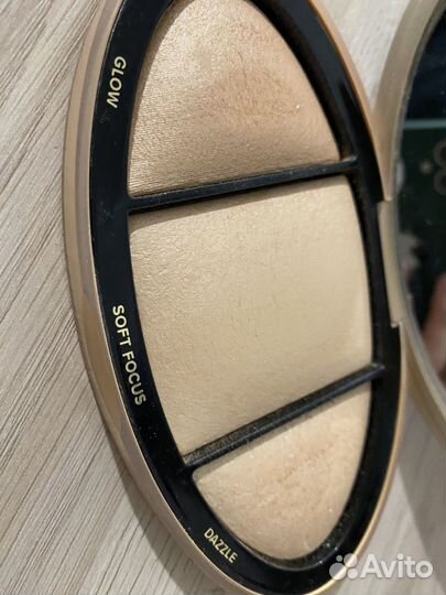 Палетка хайлайтеров / пудра