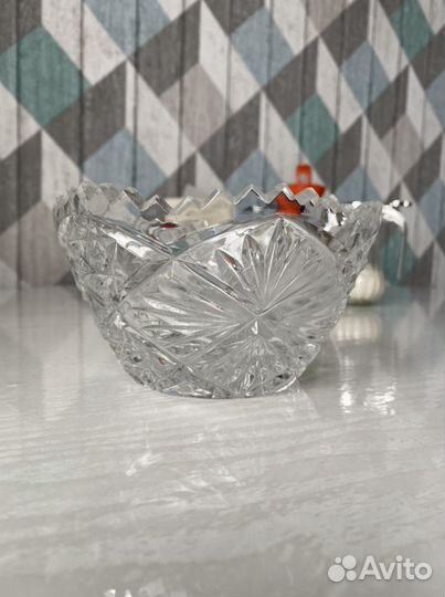Хрустальная ваза