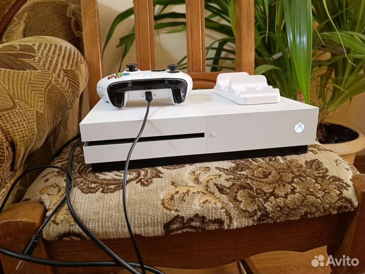 Xbox One s 500gb с играми