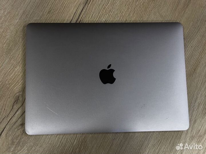 Apple MacBook Pro 13'' (2016, 4 порта Thunderbolt)