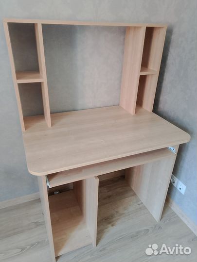 Письменный стол