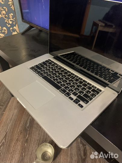Macbook pro 15 2011 i7 2.2ghz Radeon hd6750m 1gb