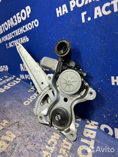 Задний левый стеклоподъёмник Lexus Rx300 кроссовер